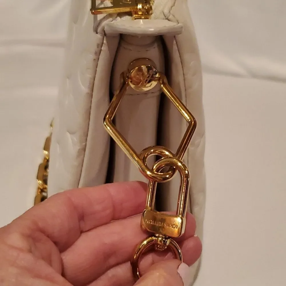 Authentic LOUIS VUITTON COUSSIN PM-Cream!